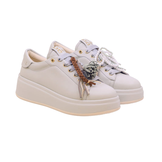 GIO+ Oliva Linda sneaker donna platform in pelle verde chiaro con accessori gioiello