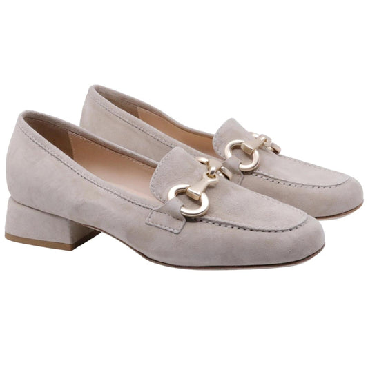 Mocassino donna Le Briella in elegante pelle scamosciata di colore beige e morsetto
