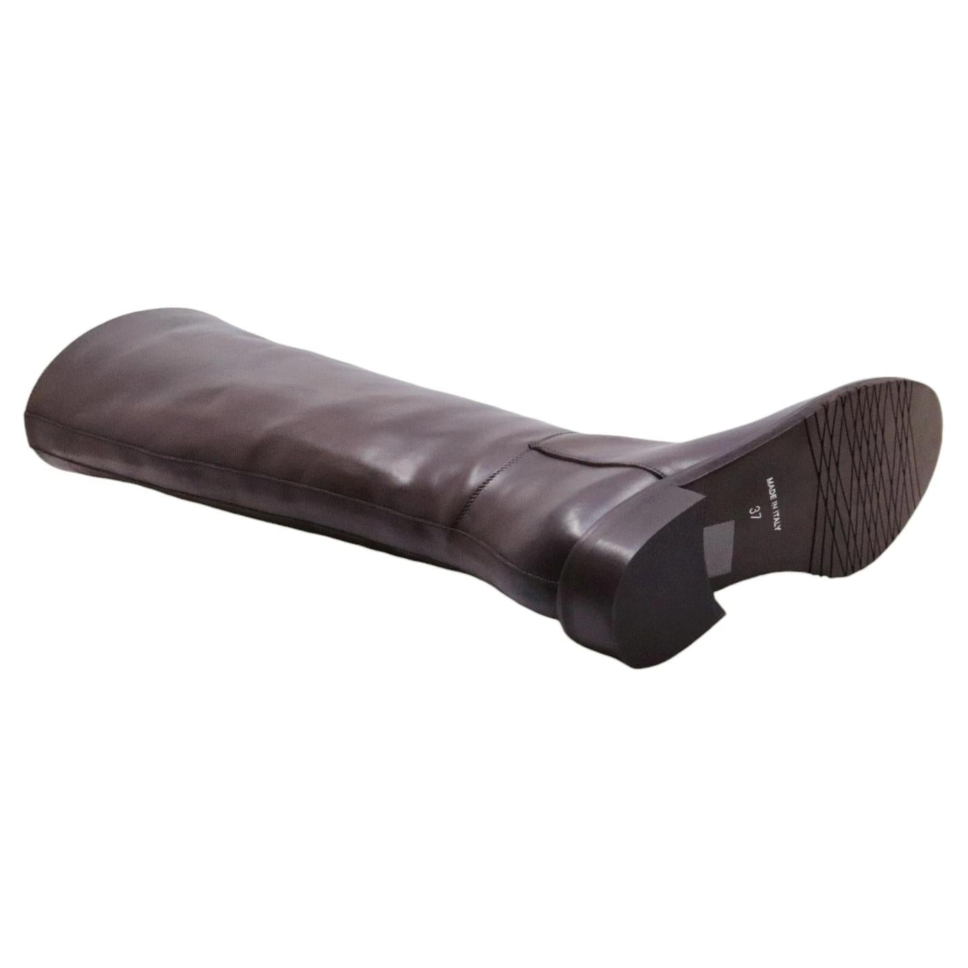 Stivale da donna The Seller GD491 realizzato in pelle di colore marone