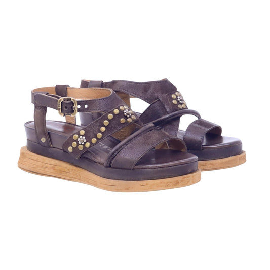 A.S.98 Liuba A15053 sandalo donna in camoscio con borchie e cinturino