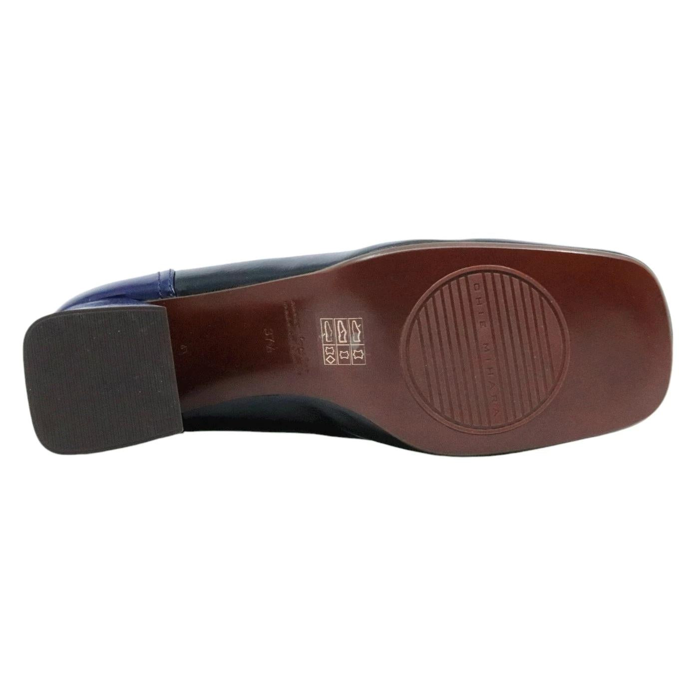 Mocassino con tacco Chie Mihara Sotel in pelle nera e blu lucido