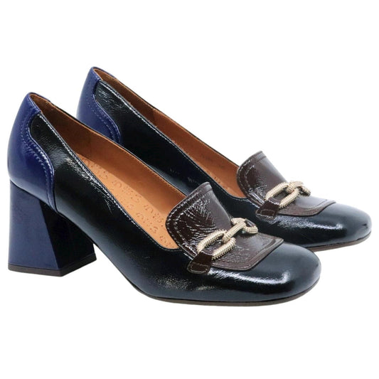 Mocassino con tacco Chie Mihara Sotel in pelle nera e blu lucido