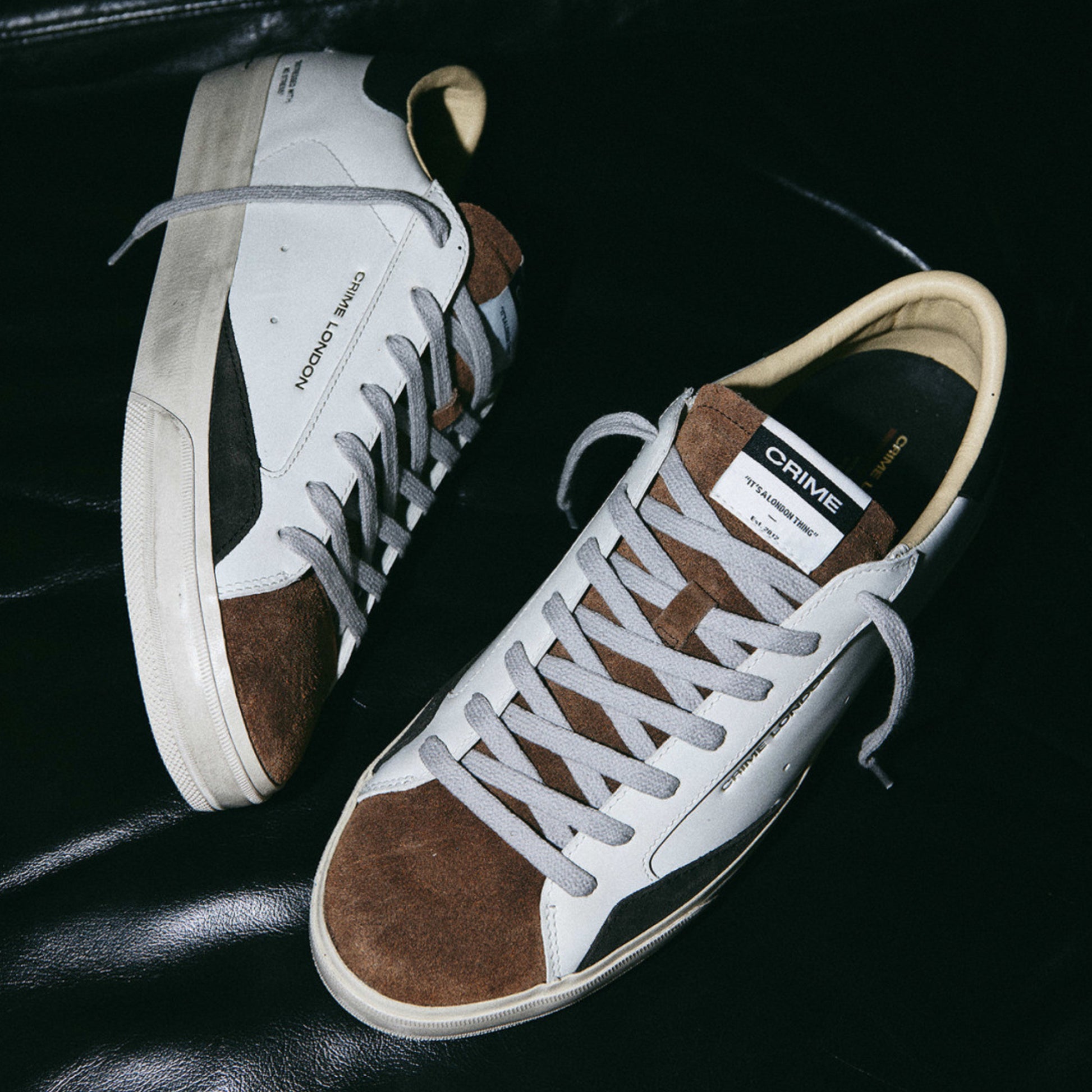 Crime London Distressed 2.0 Downtown Brown 11072 sneaker uomo in pelle bianca e camoscio marrone 