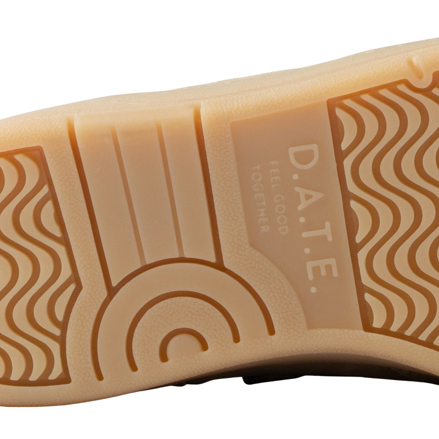 D.A.T.E. Court 2.0 Suede Camel C2-SD-CM sneaker donna in camoscio camel e pelle bianca 