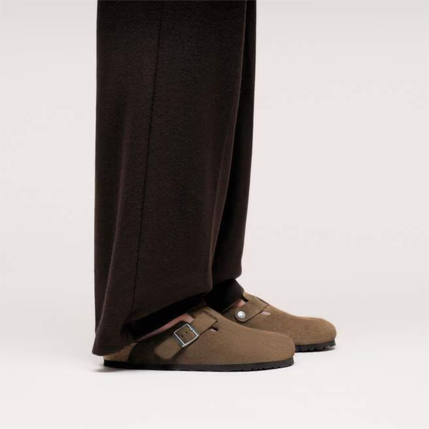 Birkenstock Boston Soft Footbed pelle scamosciata Dark Tea Tonal sabot unisex narrow fit 