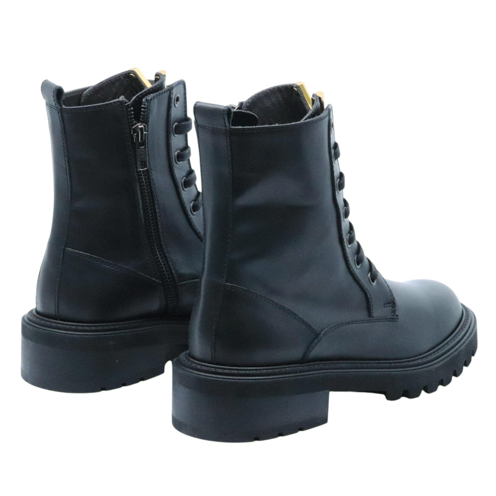 Via Roma 15 4434 stivaletto donna in pelle nera con V oro sulla linguetta 