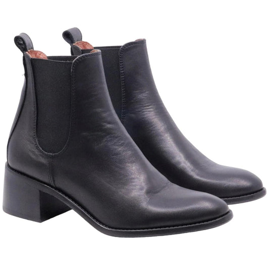 Stivaletto donna Curiositè 2372 in pelle morbida di colore nero 
