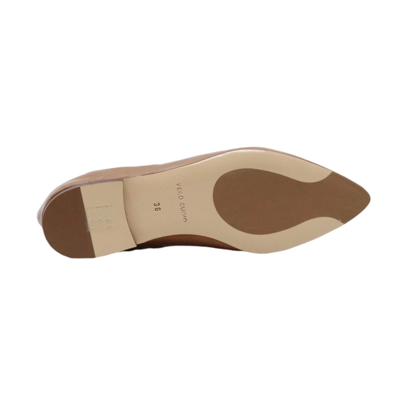 Mocassino donna Triver Flight realizzato in pelle nappata di colore sabbia 