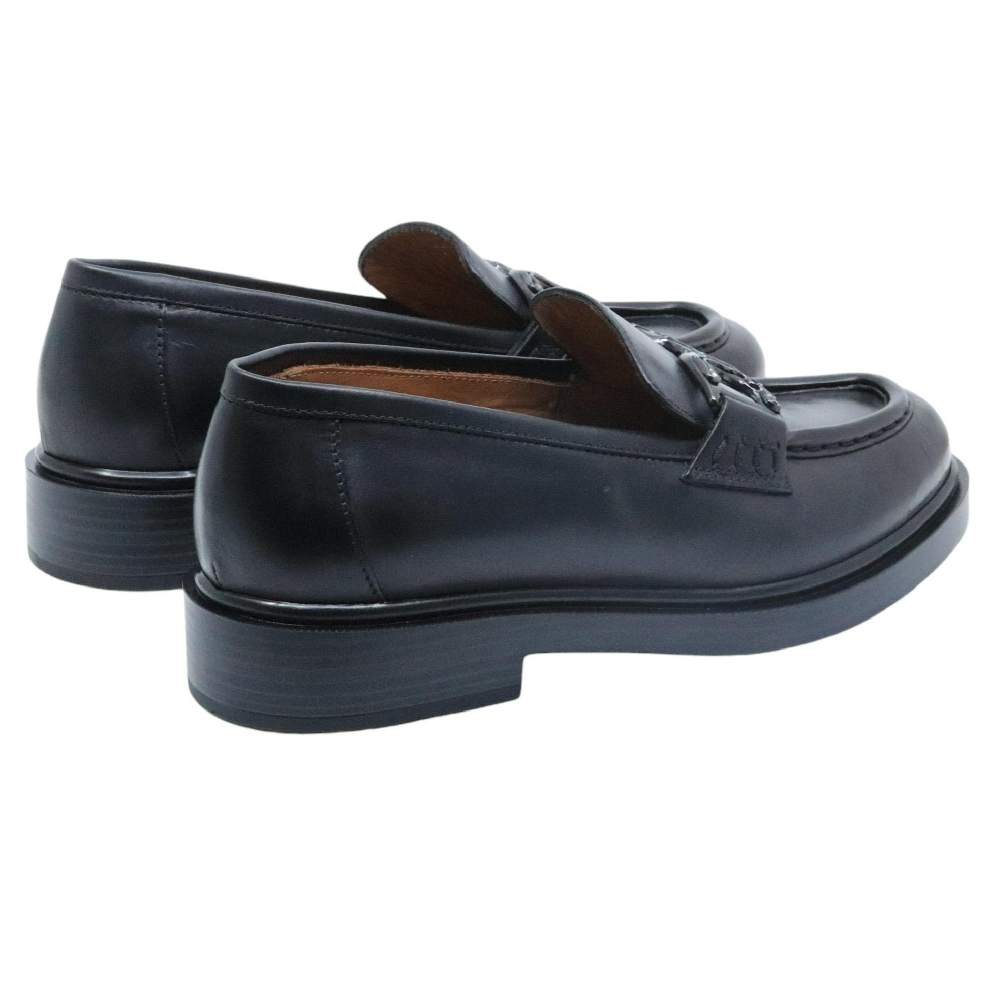 Mocassino donna Triver Flight 709-23 in pelle nera caratterizzato da un morsetto 