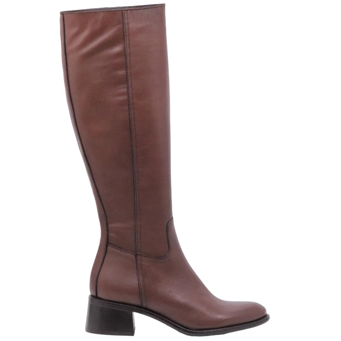 Stivale da donna Curiositè 2125 in pelle morbida di colore cuoio 