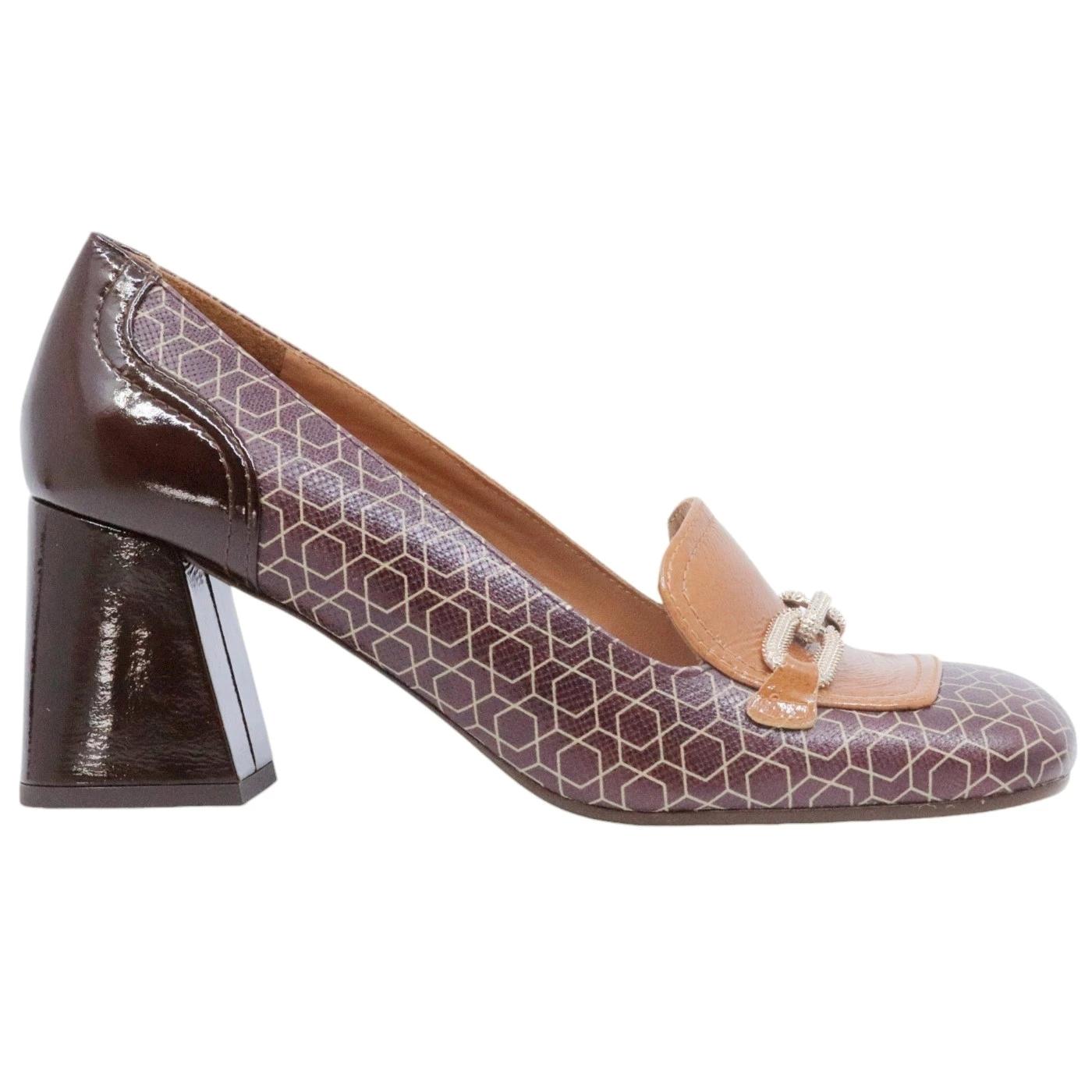 Mocassino con tacco Chie Mihara Sotel in pelle marrone scuro e ocra 