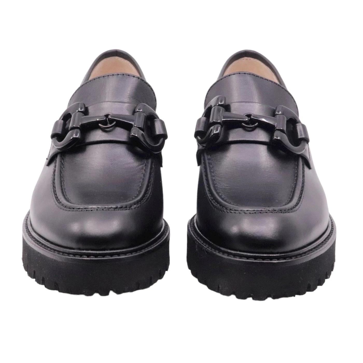 Mocassino donna Le Briella in pelle nappata di colore nero con morsetto 