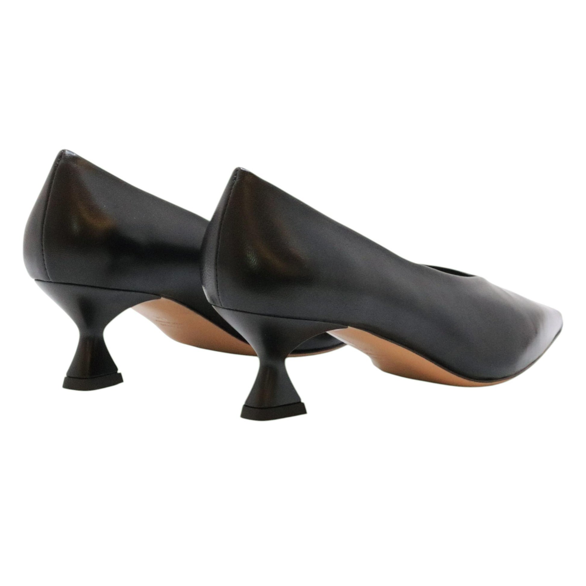 The Seller SS108 décolleté donna in pelle nera 