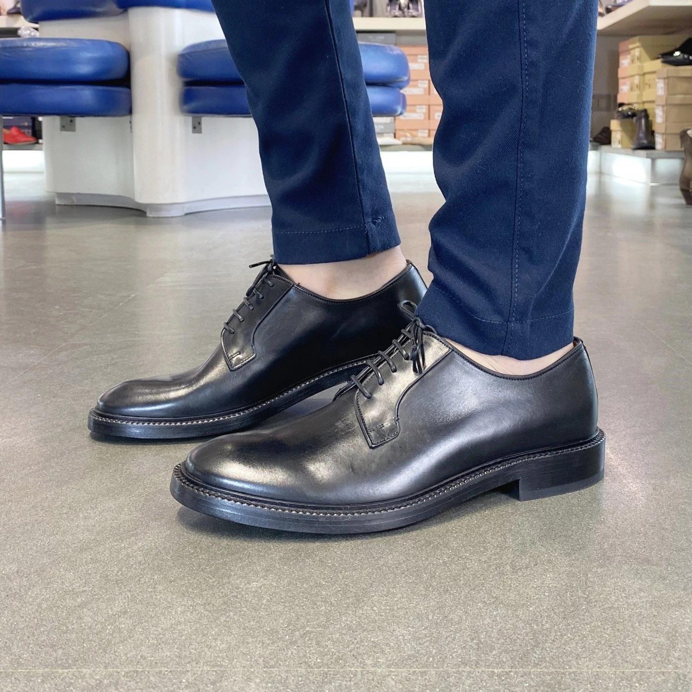 Scarpa Derby da uomo di Seboy's 3810 in pelle nera 