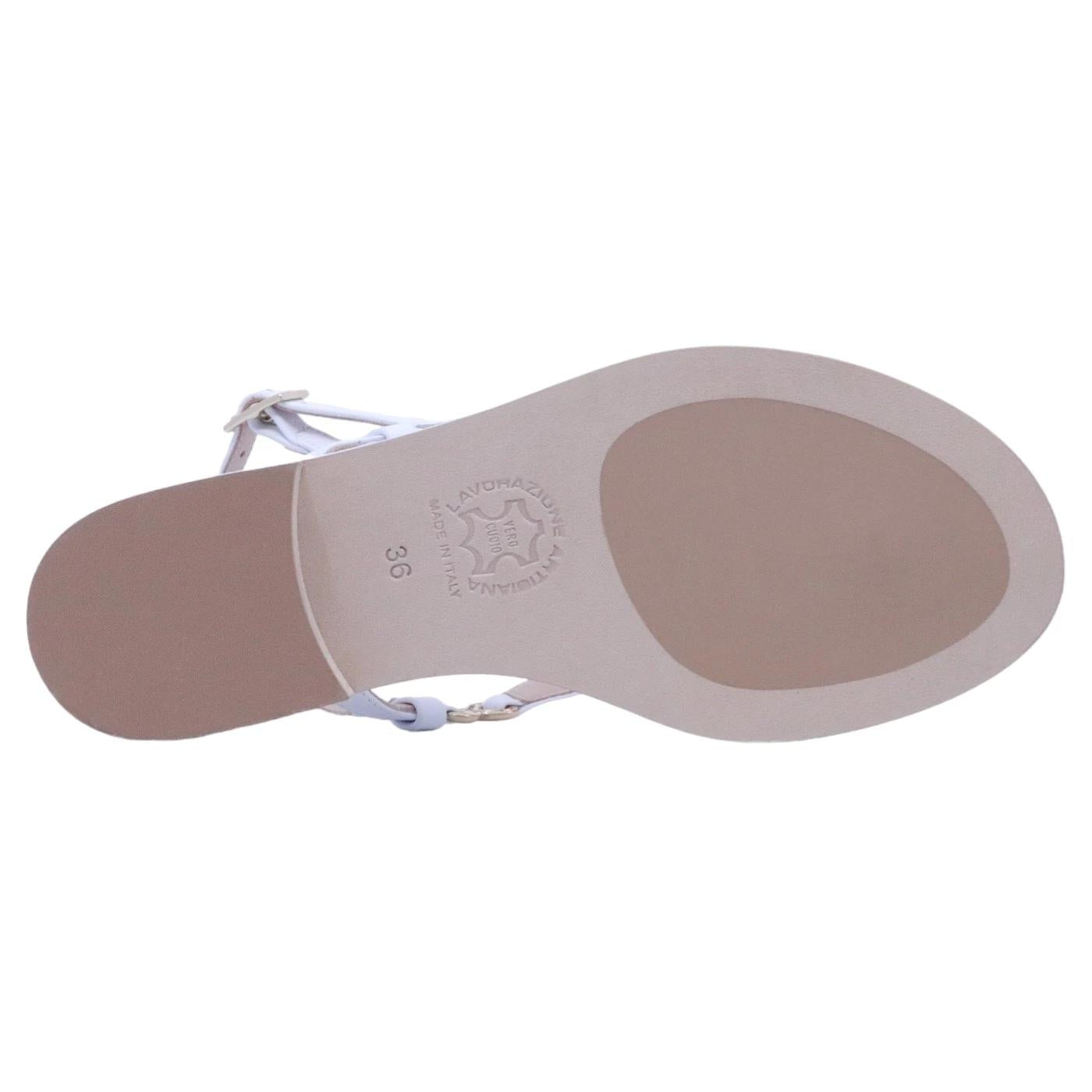 Paolo Ferrara CR721 C T15 Nappa Bianca sandalo infradito donna in pelle bianca con accessorio oro 