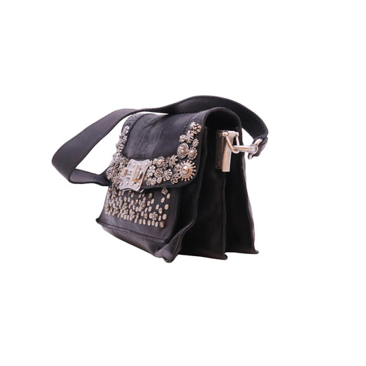 Campomaggi Agnese C016500ND borsa a tracolla in pelle nera con borchie metalliche 
