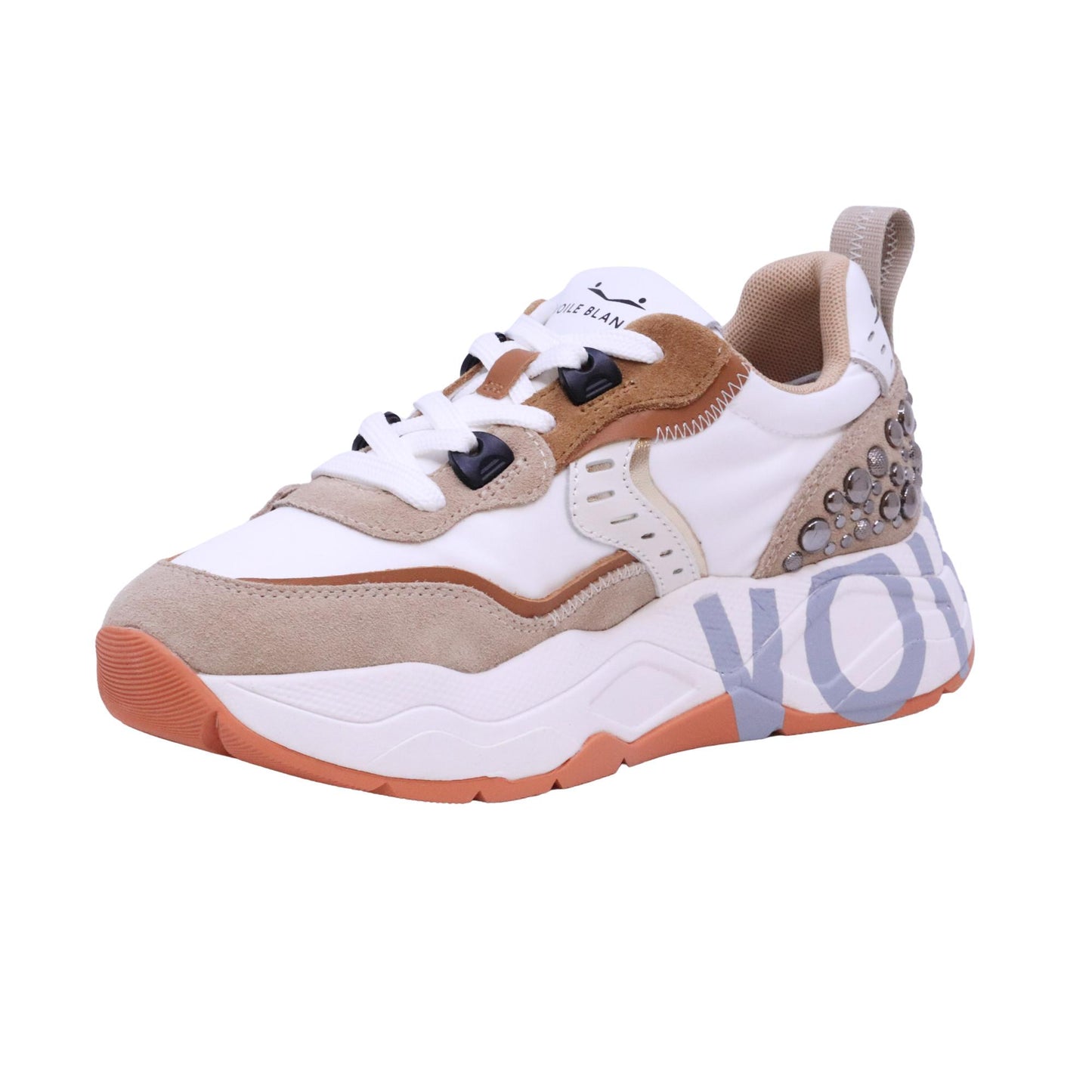 Voile Blanche CLUB105 sneaker donna in suede light beige e bianco con studs 