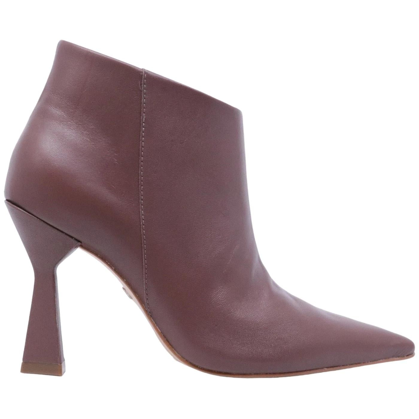 Tronchetto donna Carrano in elegante pelle di colore marrone 