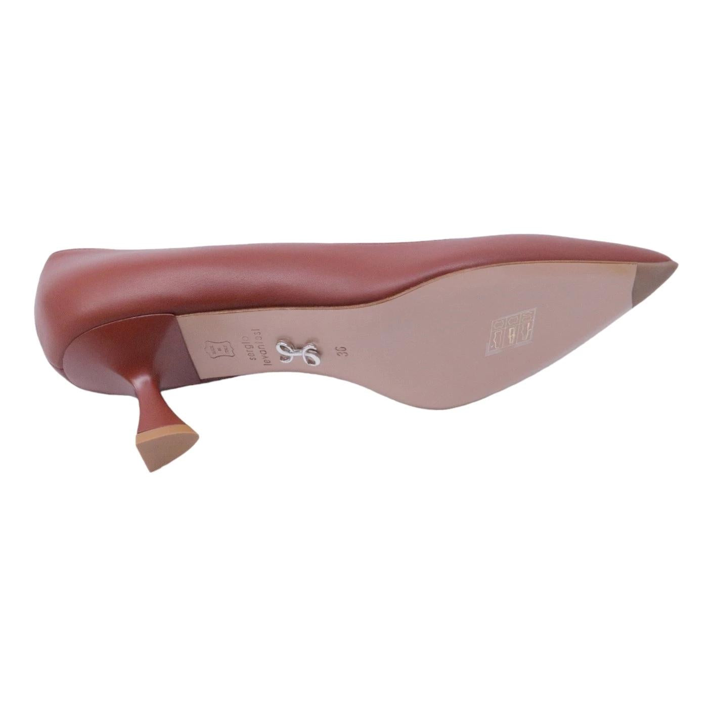 Décolleté Sergio Levantesi da donna realizzata in pelle opaca di colore marrone 