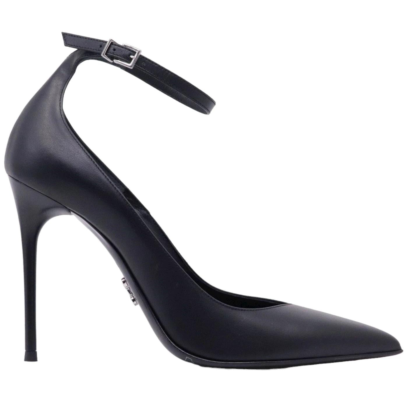 Sergio Levantesi décolleté da donna realizzato in pelle opaca di colore nero 