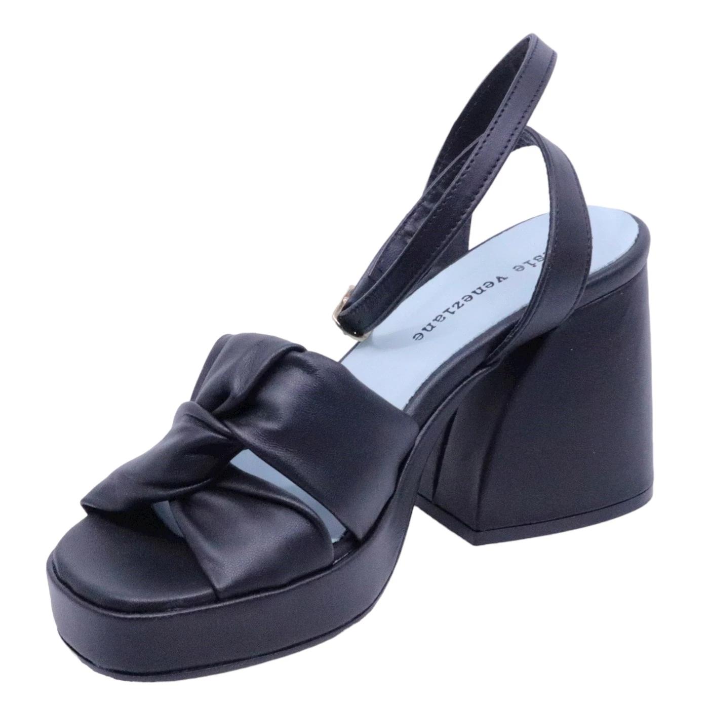 Sandalo donna Poesie Veneziane in pelle di colore nera 