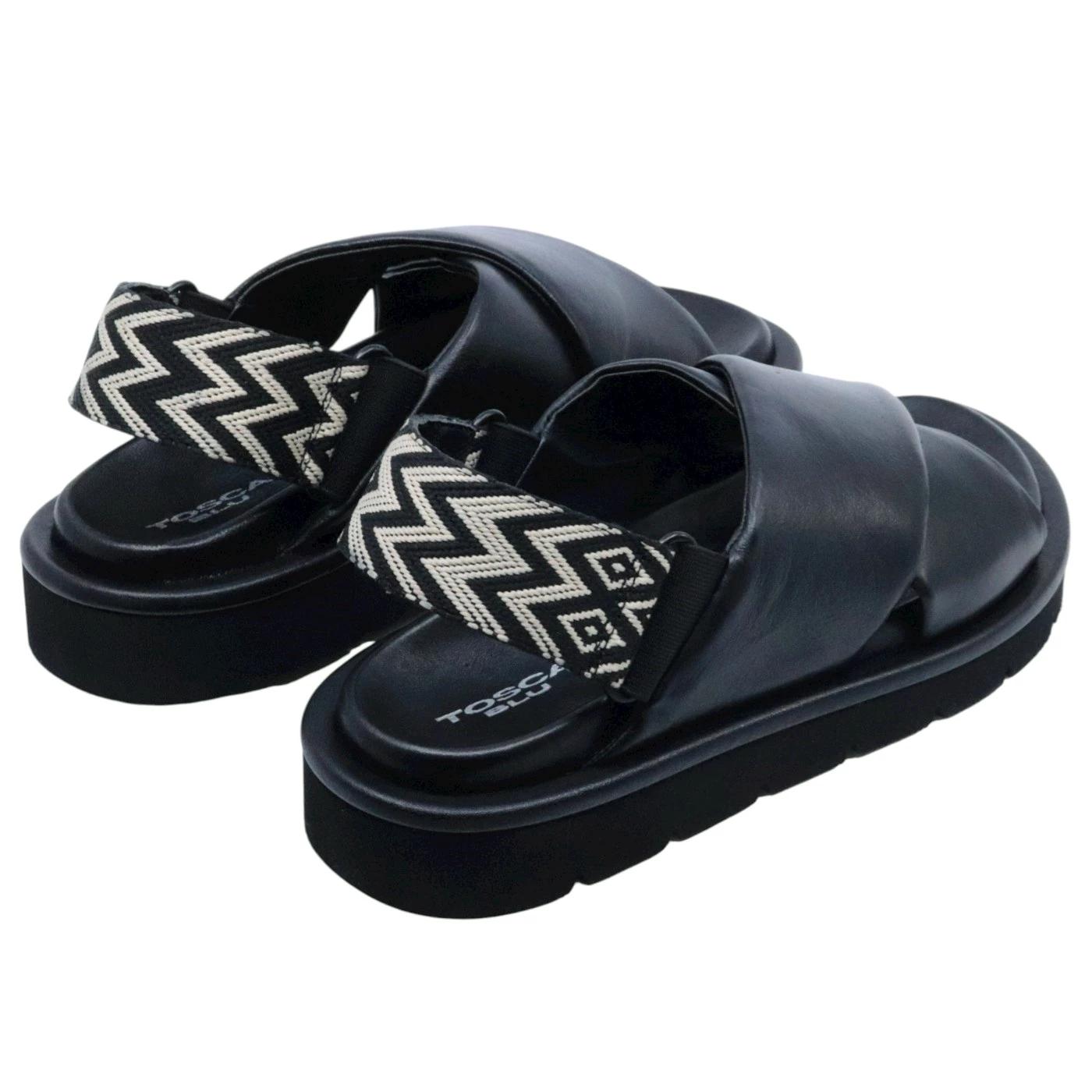 Sandalo donna Tosca Blu Summerlyn in pelle nera e cinta elastica in tessuto 