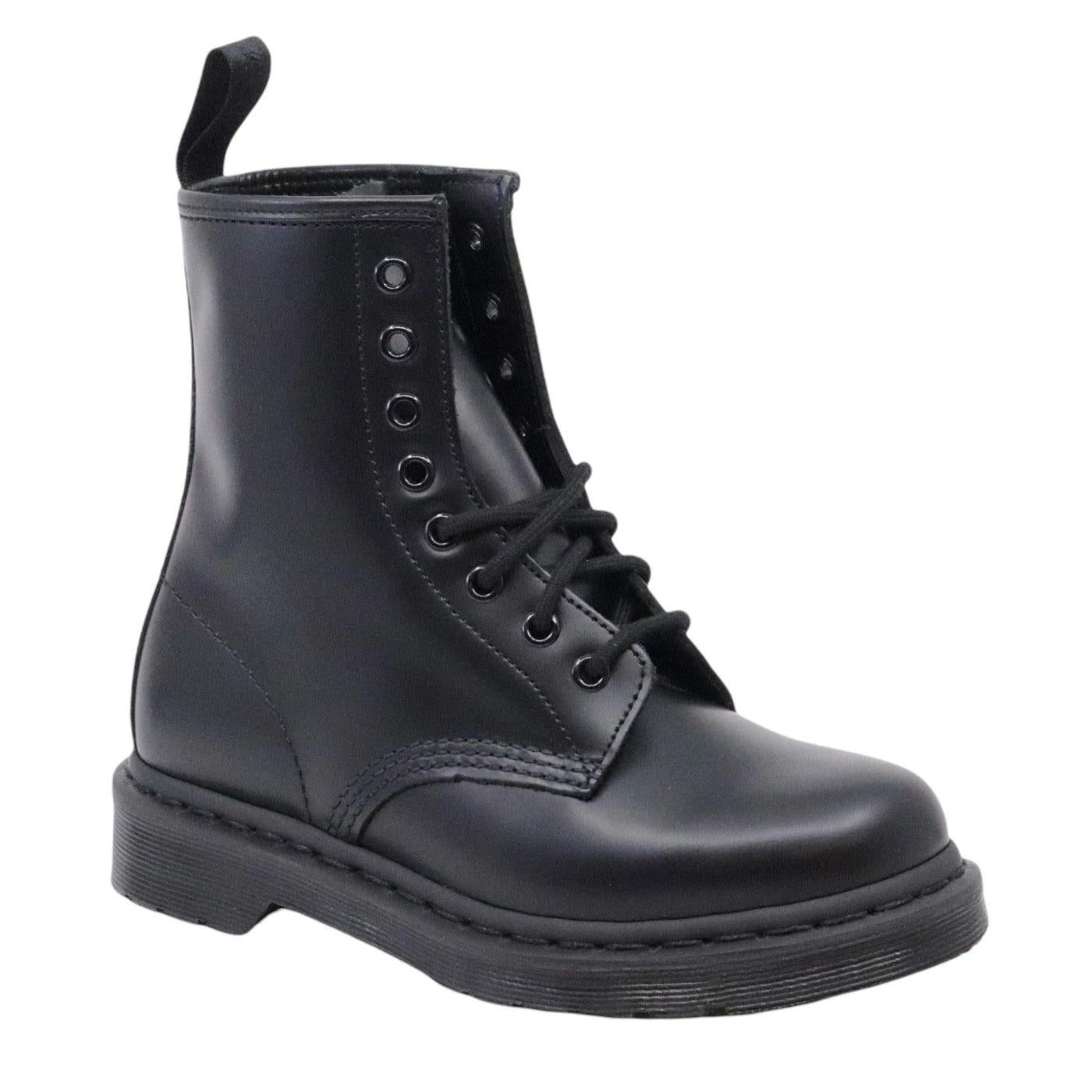 Dr. Martens 1460 Mono Anfibio da donna realizzato in pelle smooth resistente di colore nero 