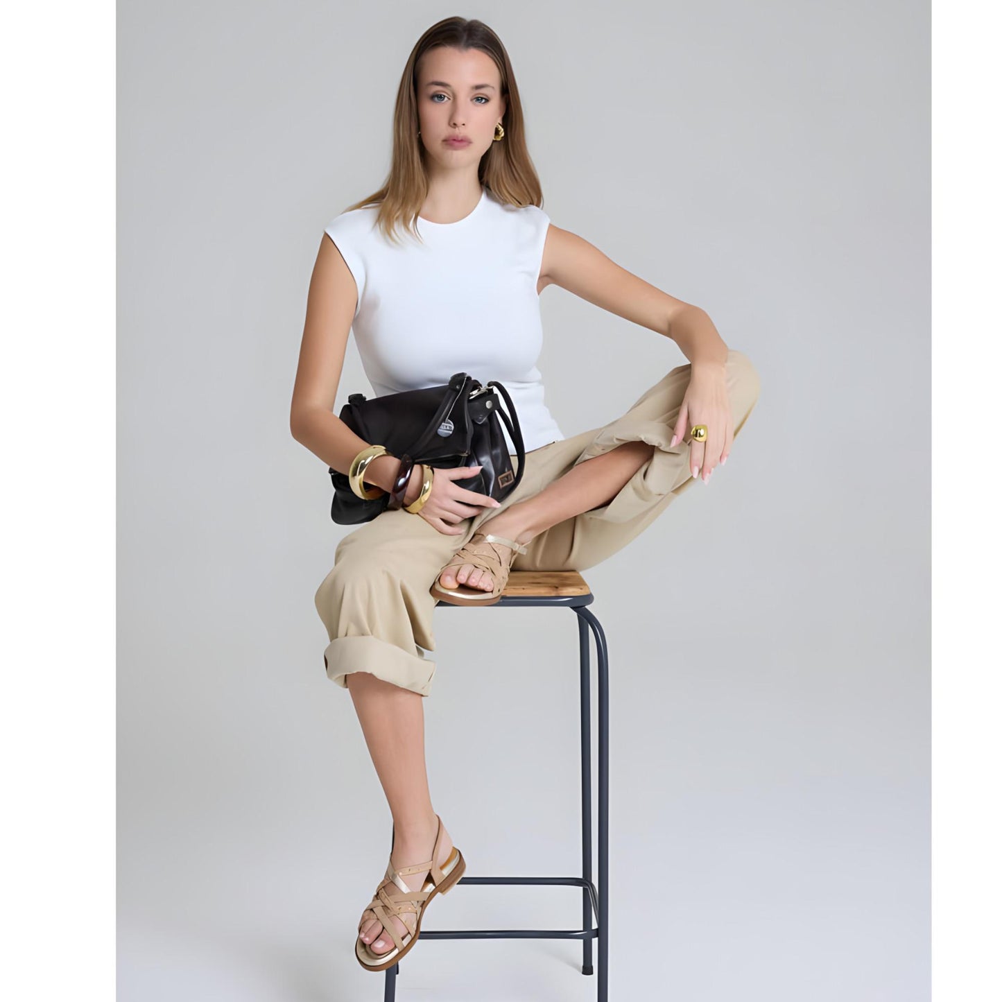 Mjus Orlana N17011 sandalo donna in camoscio avana con borchie casual estivo 