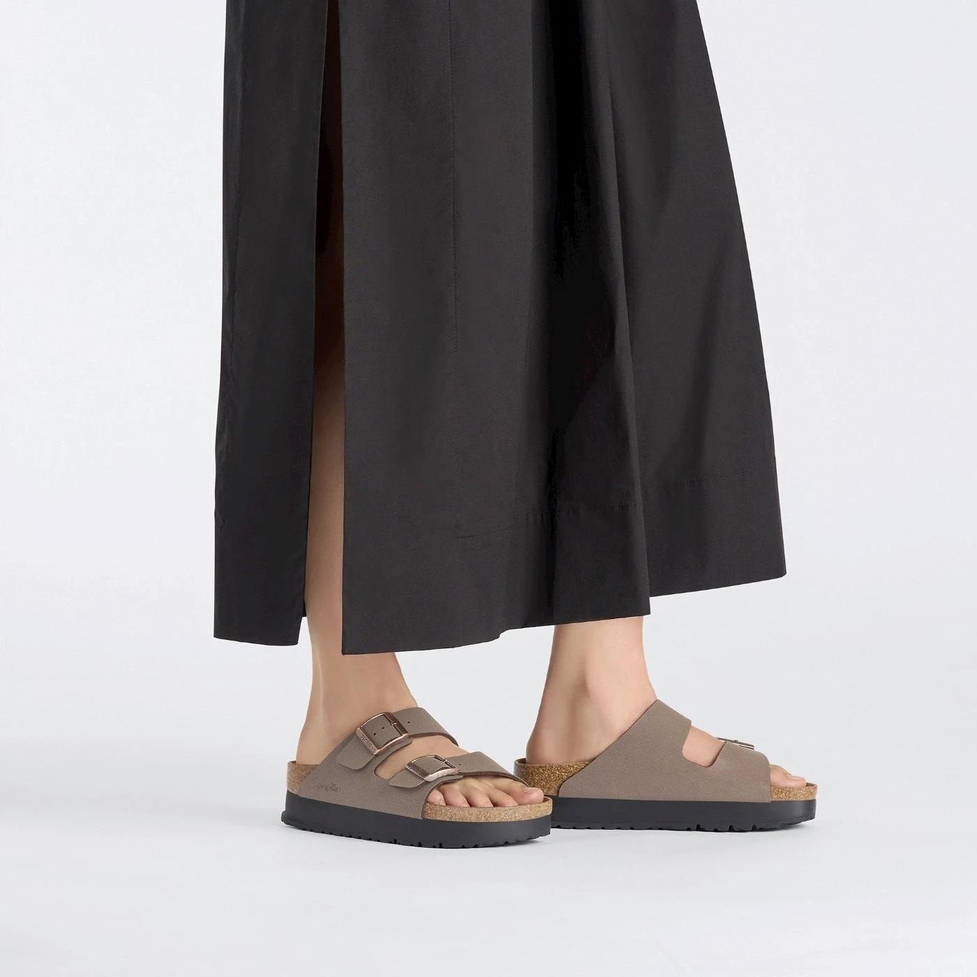 Birkenstock Arizona Birkibuc Mocca sandalo doppia fascia Narrow Fit 