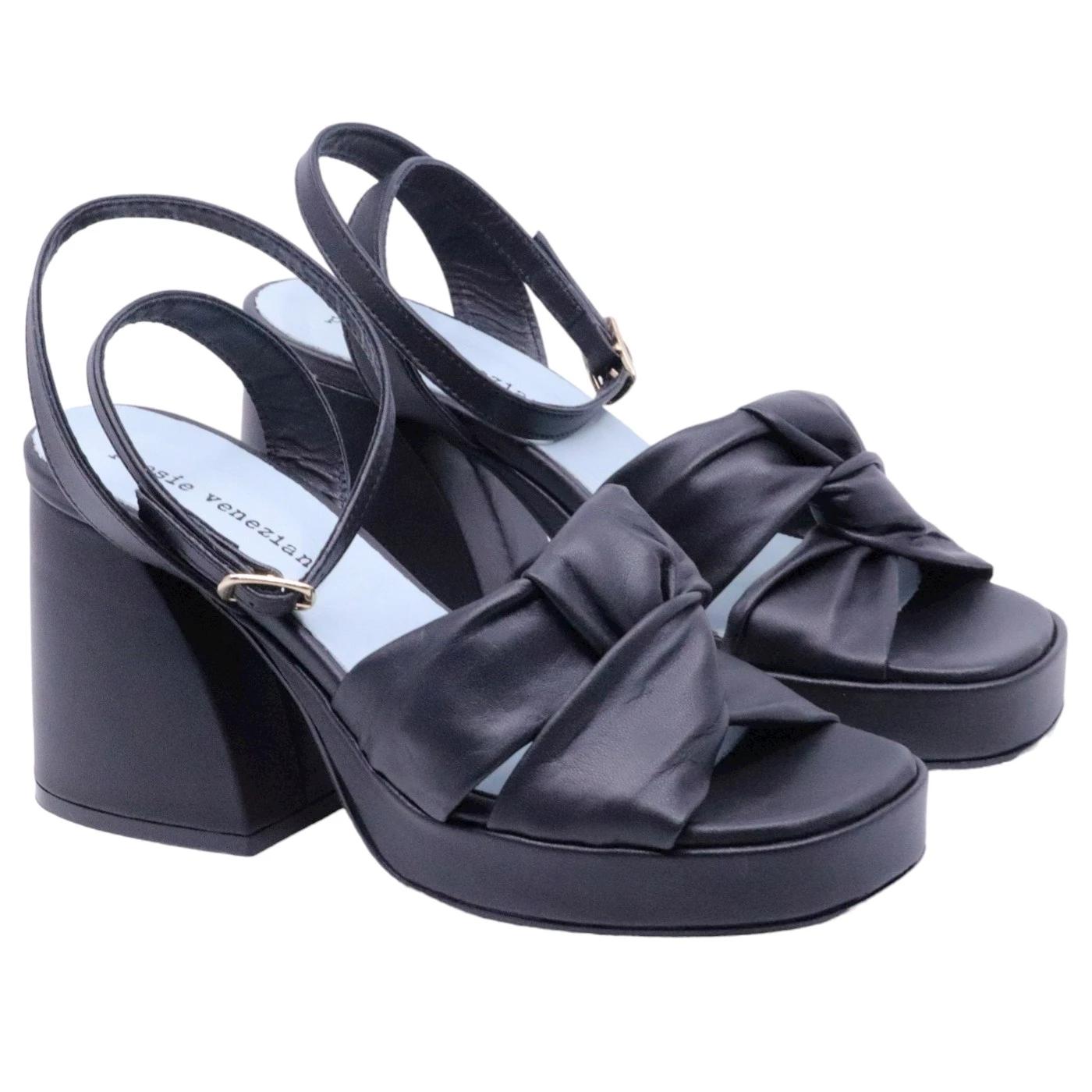 Sandalo donna Poesie Veneziane in pelle di colore nera 