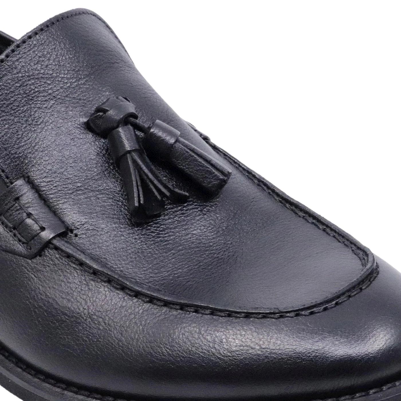 Mocassino uomo Seboy's in morbida pelle di colore nero con mappetti 