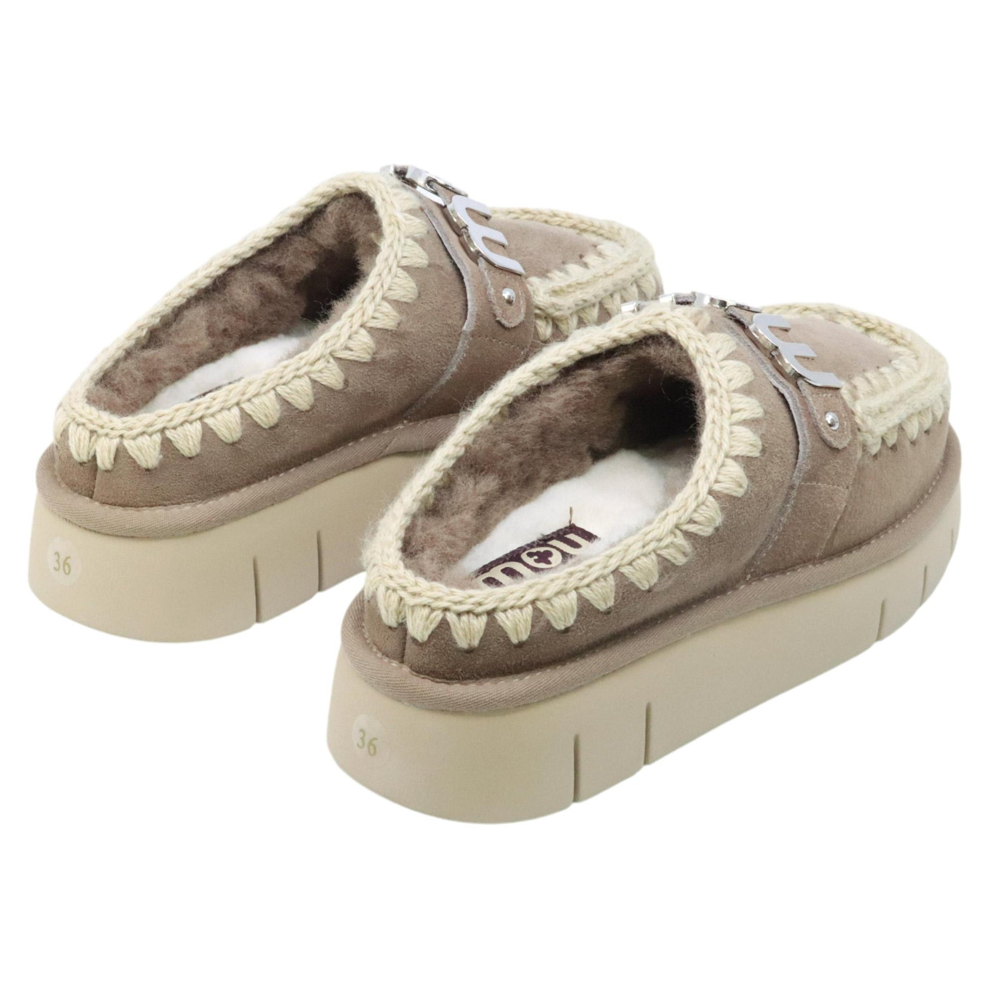 Mou Bounce clog metal logo sabot donna in montone grigio 