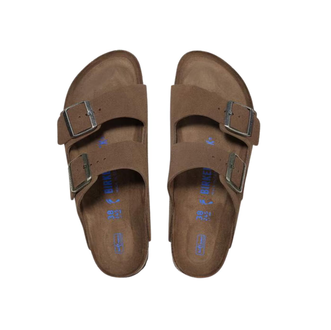 Birkenstock Arizona Soft Footbed Suede Leather Dark Tea Tonal sandalo unisex in camoscio testa di moro narrow fit 