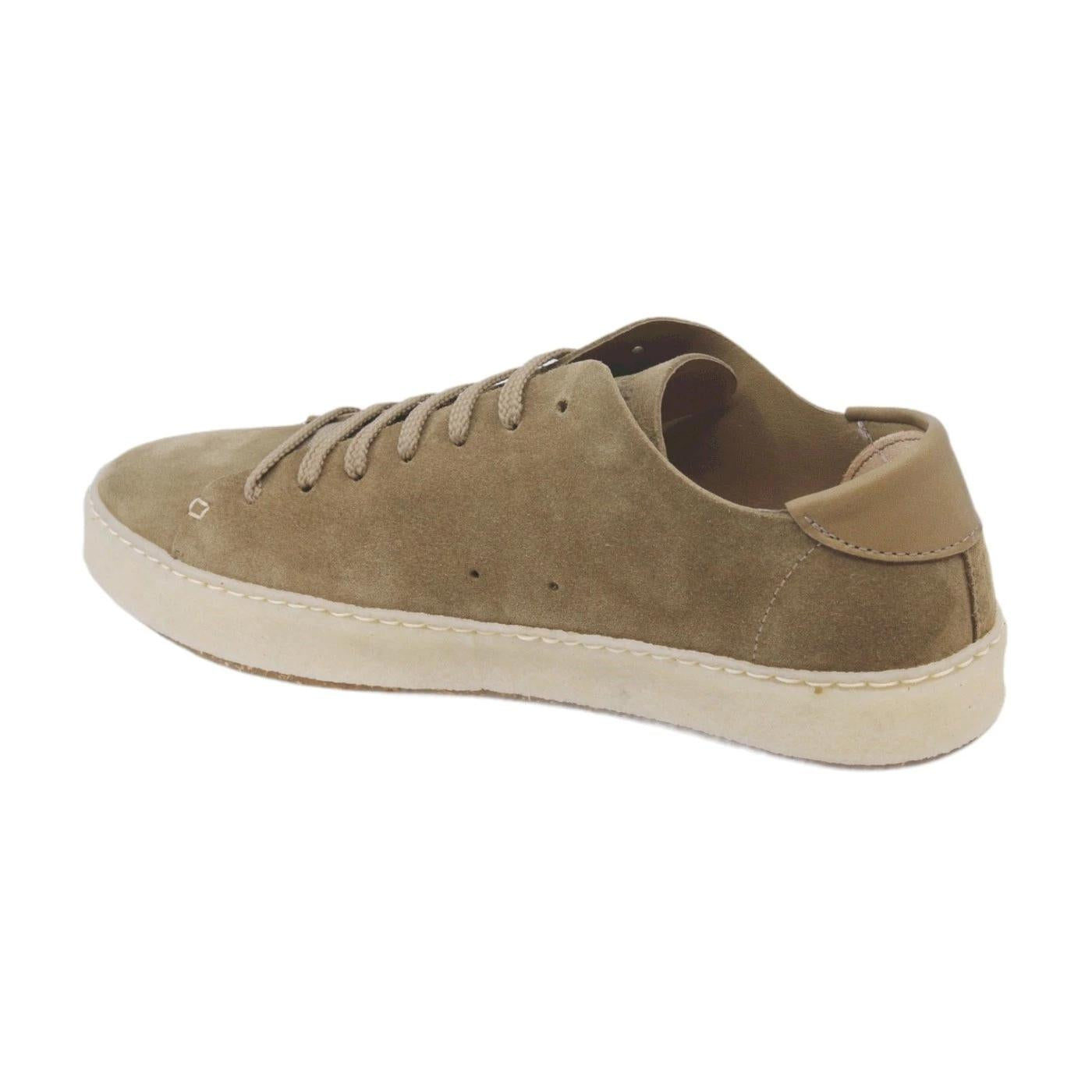Sneaker Astorflex da uomo realizzata in pelle scamosciato sfoderato di colore militare 