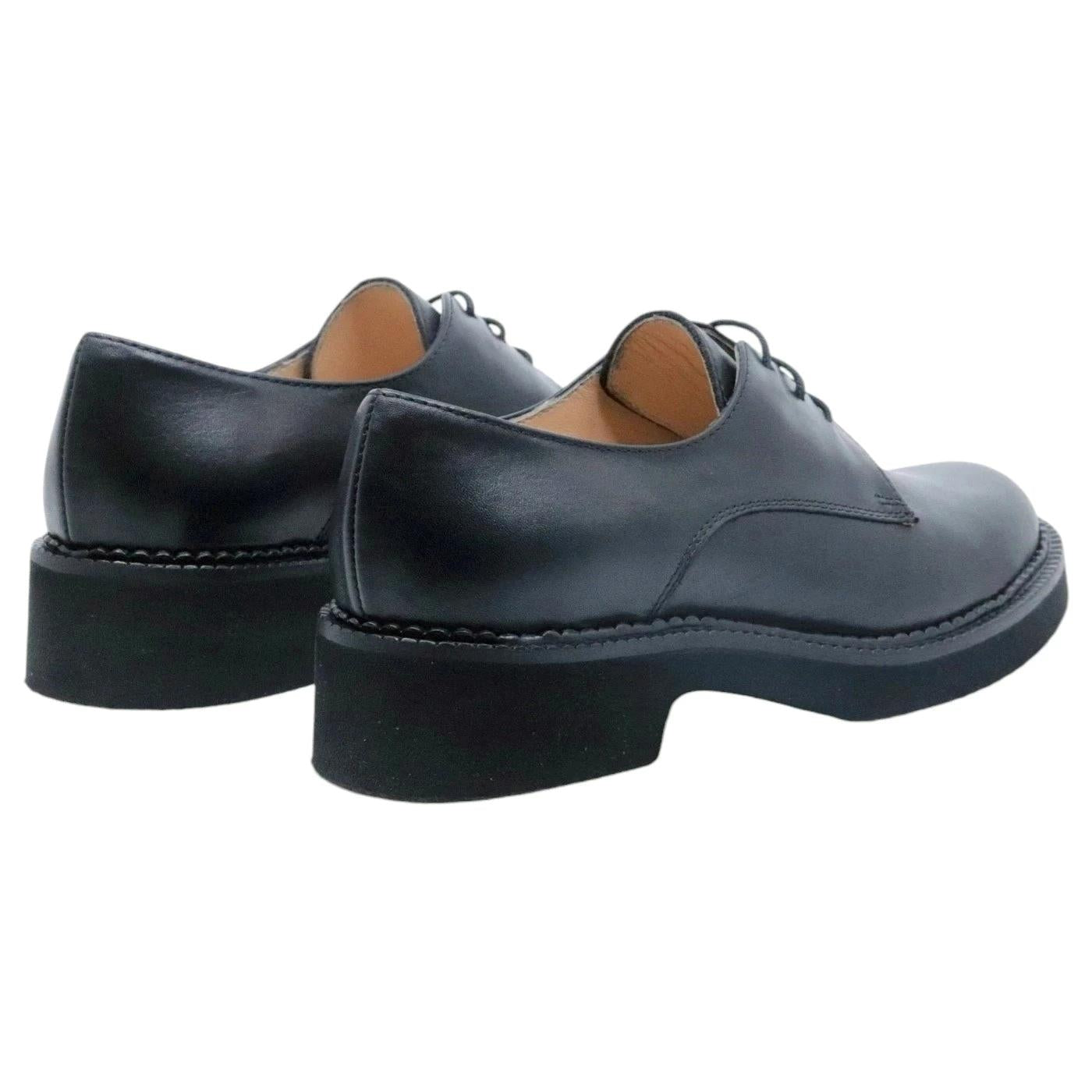 Le Briella 1168 scarpa allacciata donna in pelle nera. 