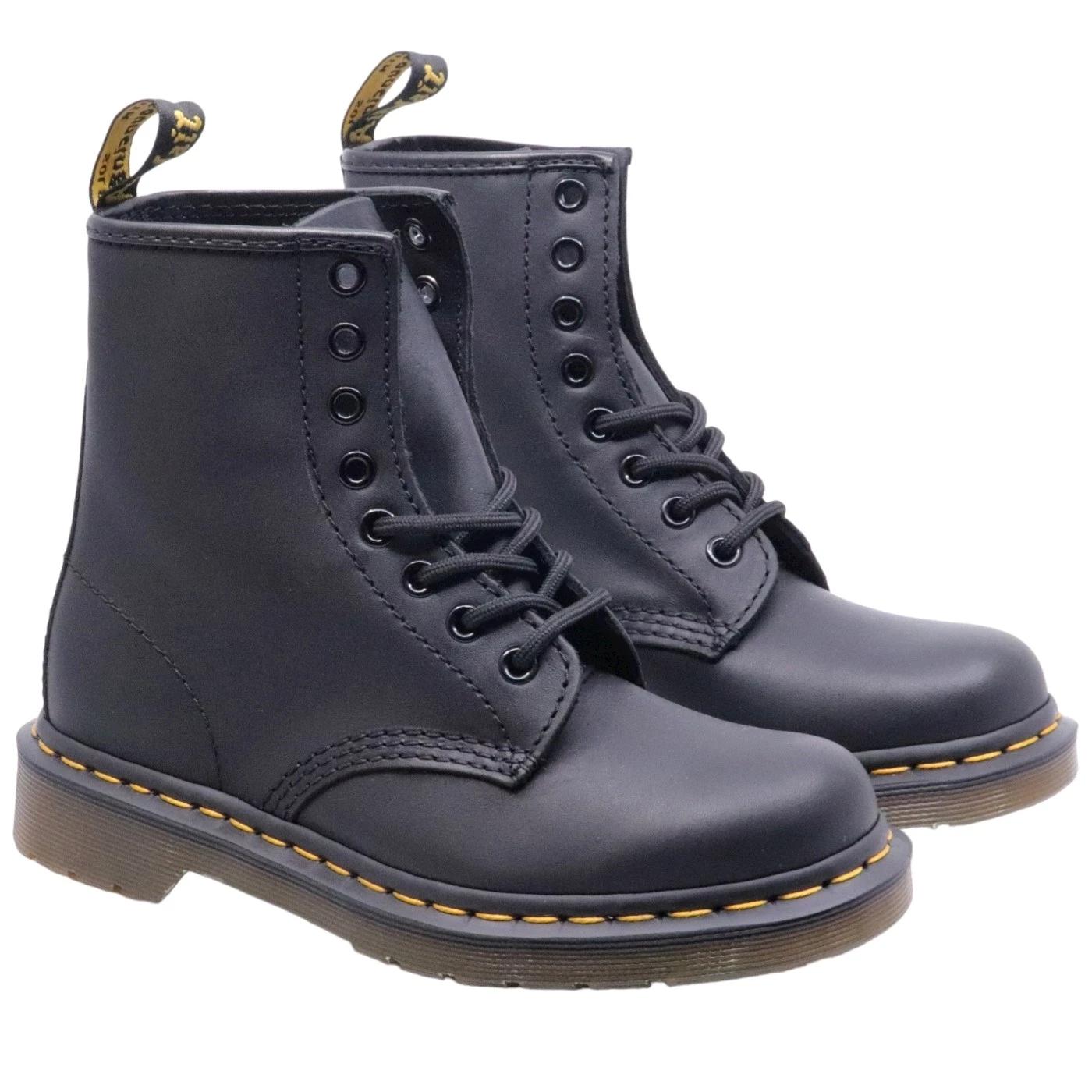 Dr. Martens 1460 Greasy anfibio unisex in pelle morbida nera 