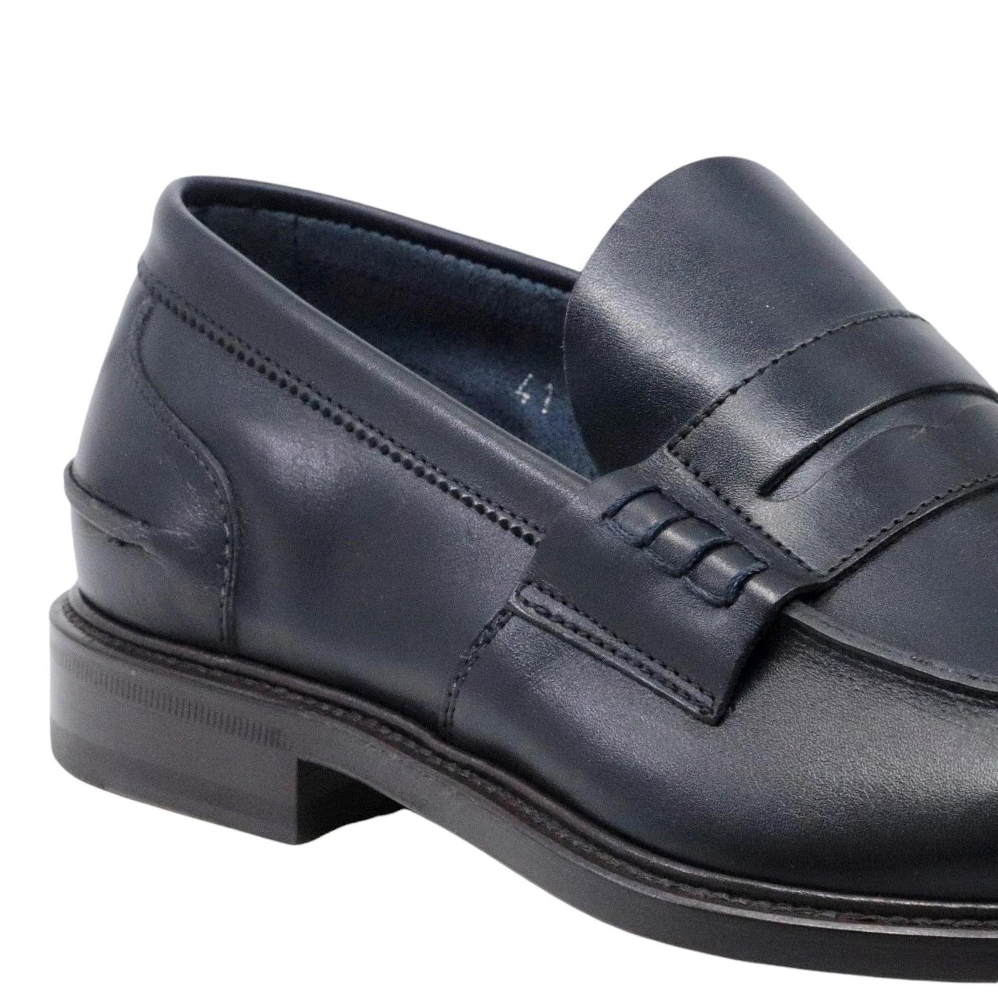 Mocassino Douglas 784 da uomo in comoda pelle di colore blu 