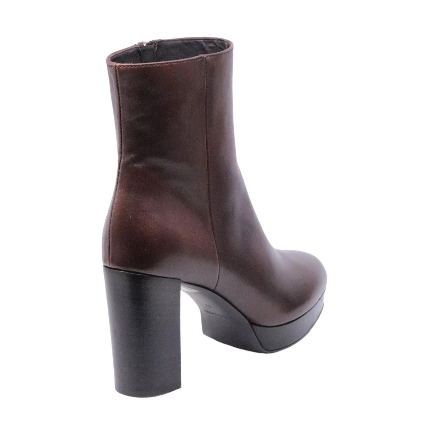 Stivaletto da donna Triver Flight in pelle di colore marrone 