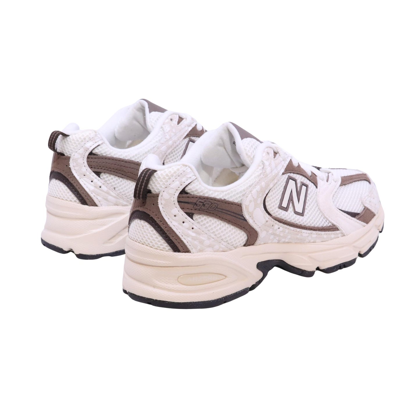 New Balance 530 Sea Salt sneaker in tessuto bianco e marrone 