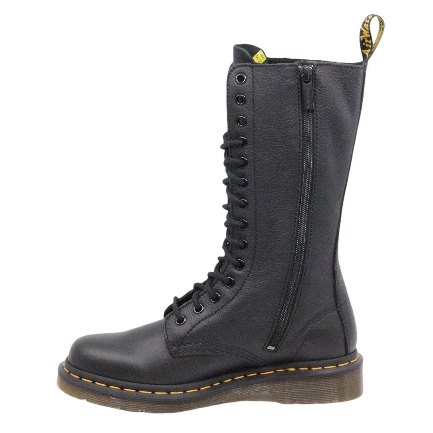 Dr. Martens 1B99 Stivale da donna realizzato in morbida pelle virginia 