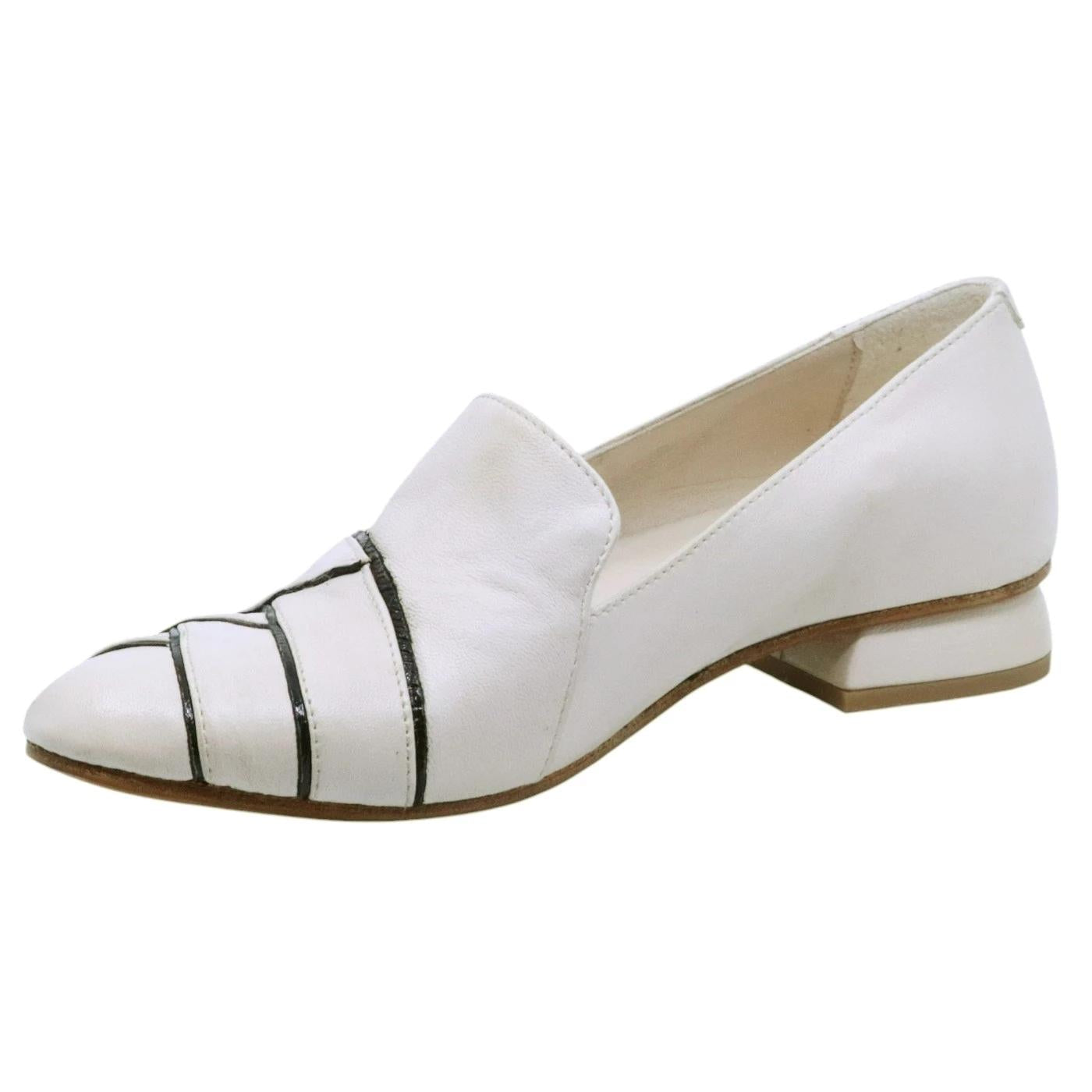 Mocassino donna Kudetà 414700 in pelle bianca e dettaglia in nero 