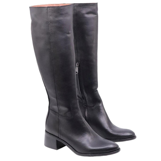 Stivale da donna Curiositè 2125 in pelle morbida di colore nero 