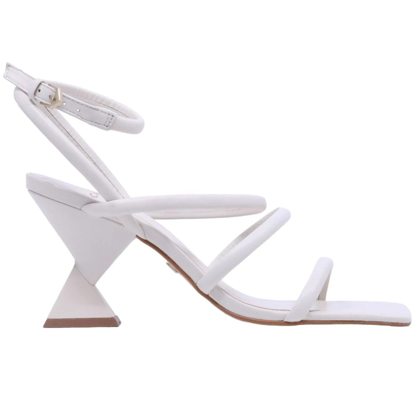 Sandalo donna Carrano 684003 in pelle di colore latte 