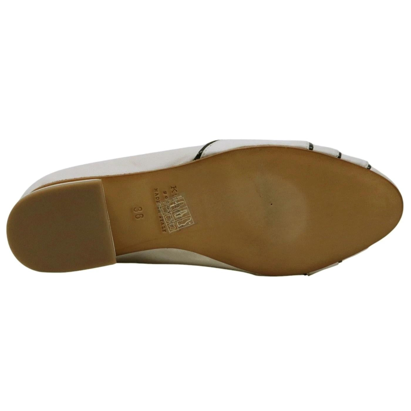 Mocassino donna Kudetà 414700 in pelle bianca e dettaglia in nero 