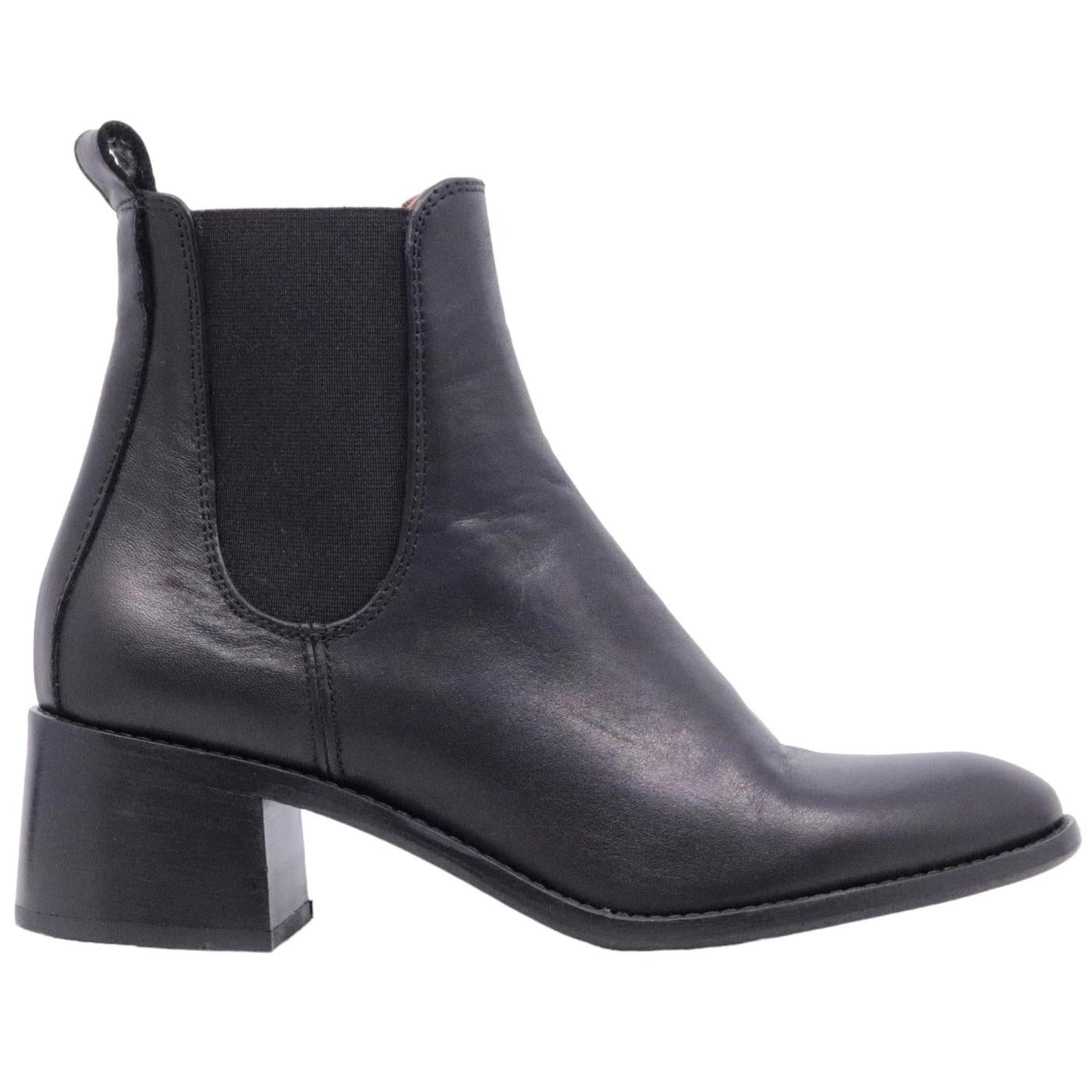 Stivaletto donna Curiositè 2372 in pelle morbida di colore nero 