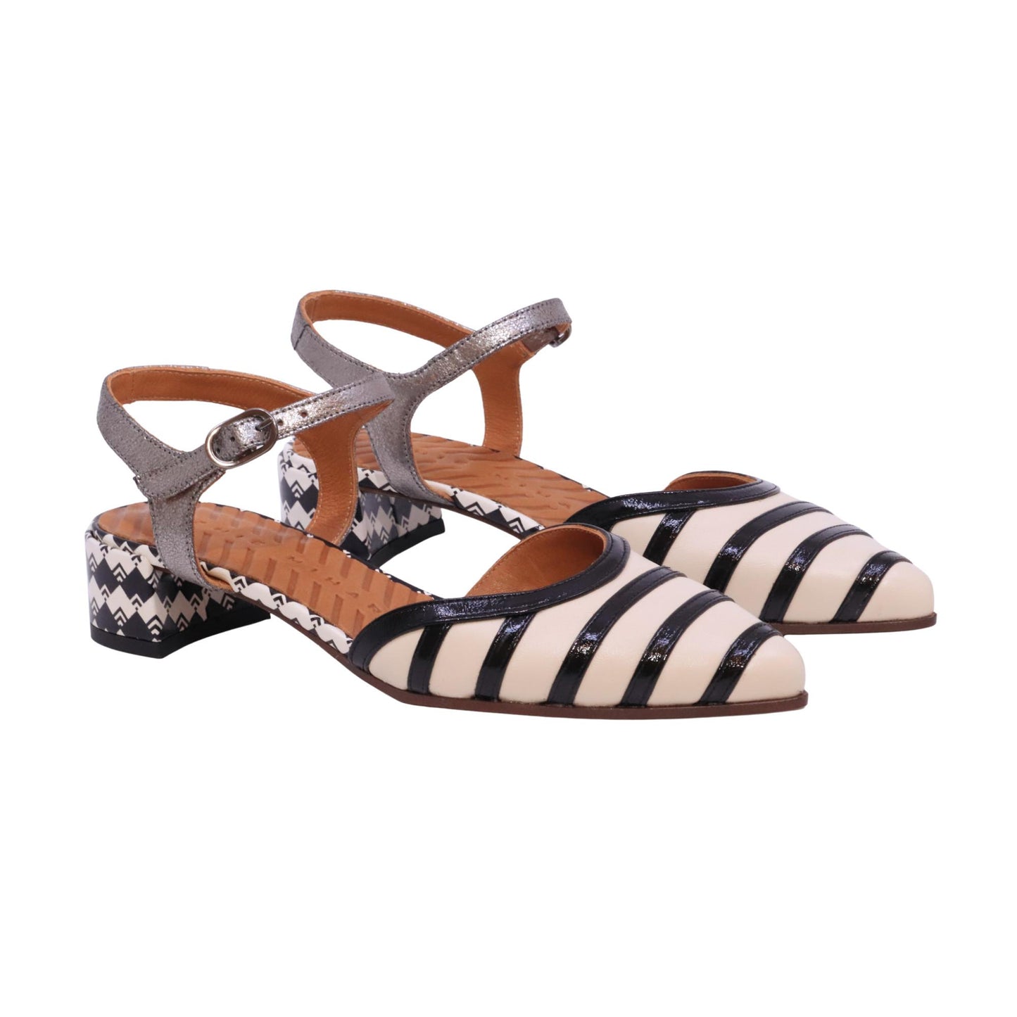 Chie Mihara Haler slingback donna in pelle panna e nero con tacco decorato 