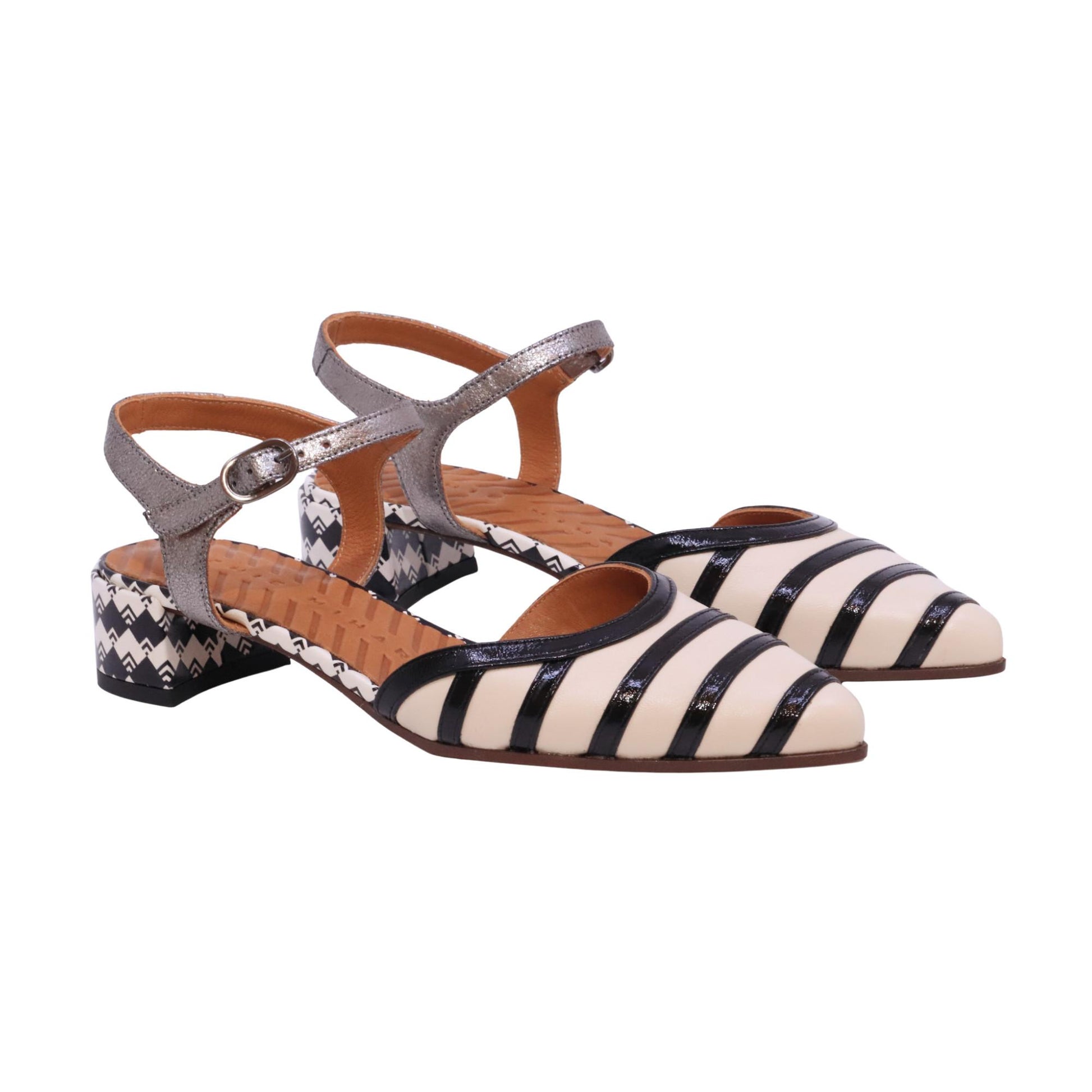 Chie Mihara Haler slingback donna in pelle panna e nero con tacco decorato 