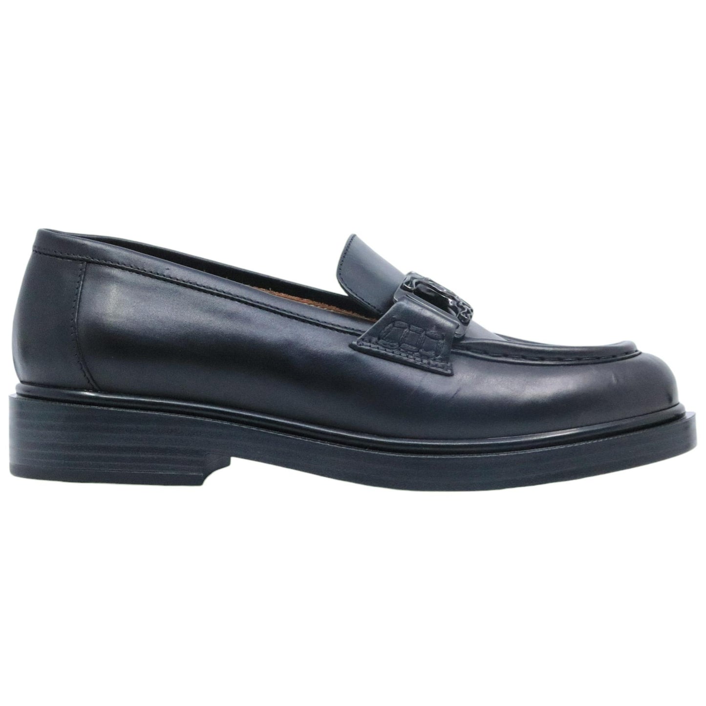 Mocassino donna Triver Flight 709-23 in pelle nera caratterizzato da un morsetto 