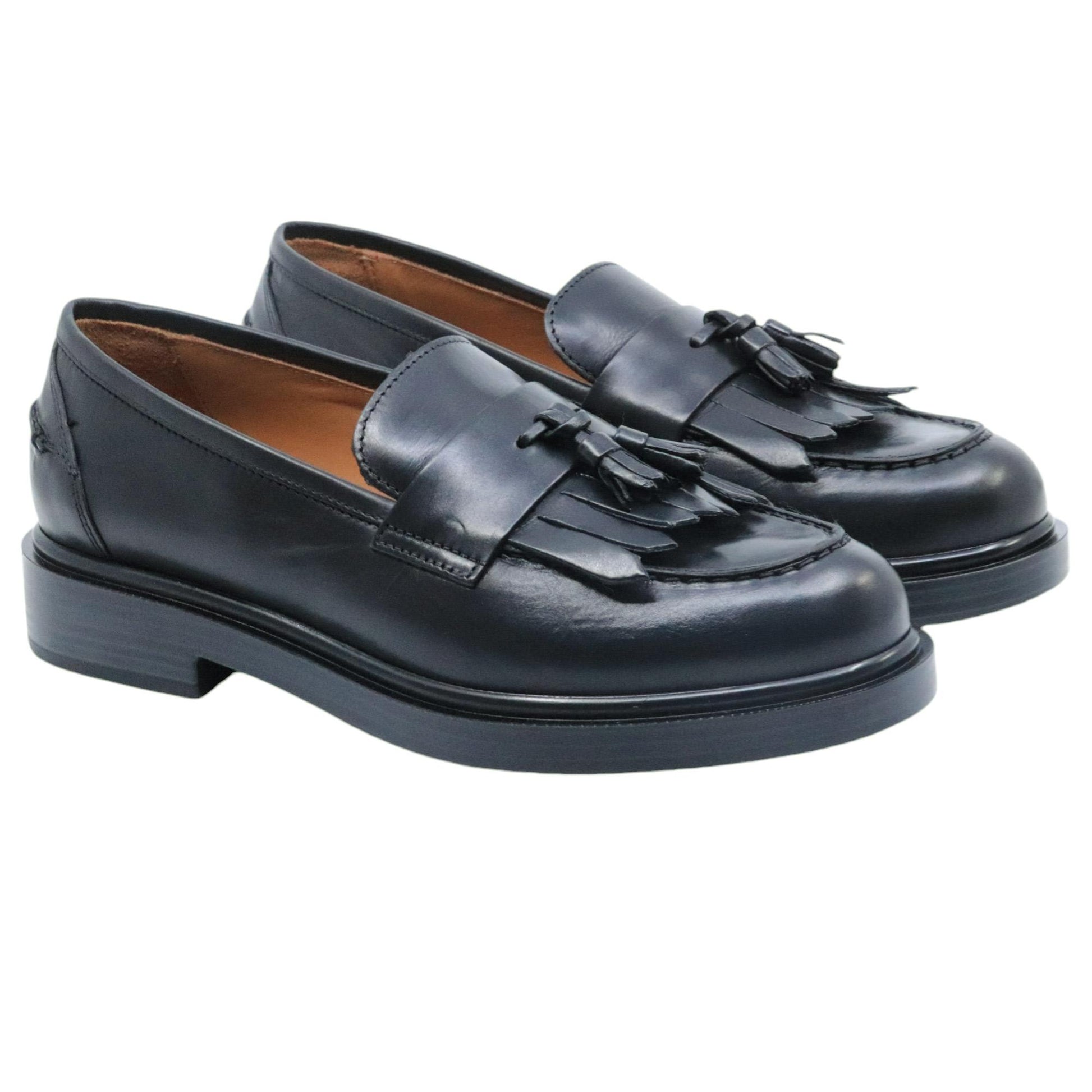 Mocassino donna Triver Flight 709-24 in pelle nera caratterizzato da un mappetto 