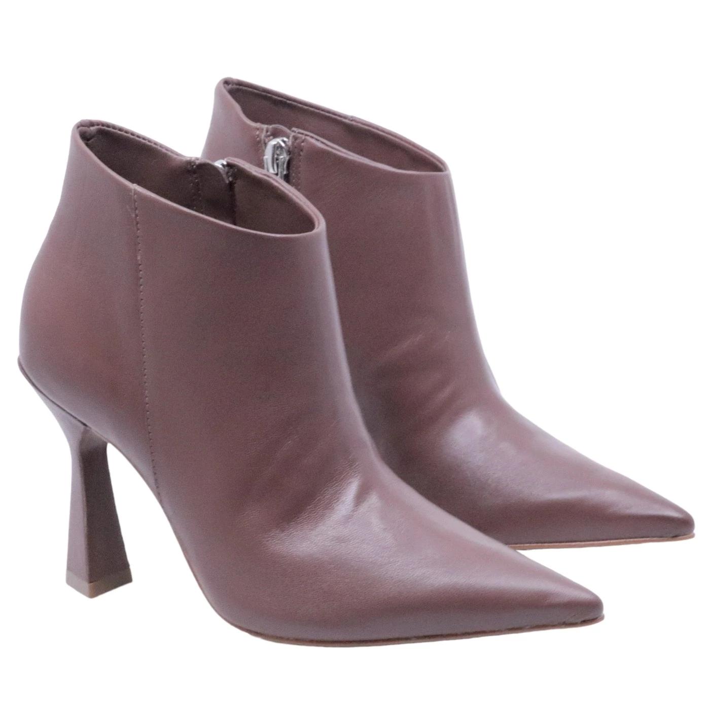 Tronchetto donna Carrano in elegante pelle di colore marrone 